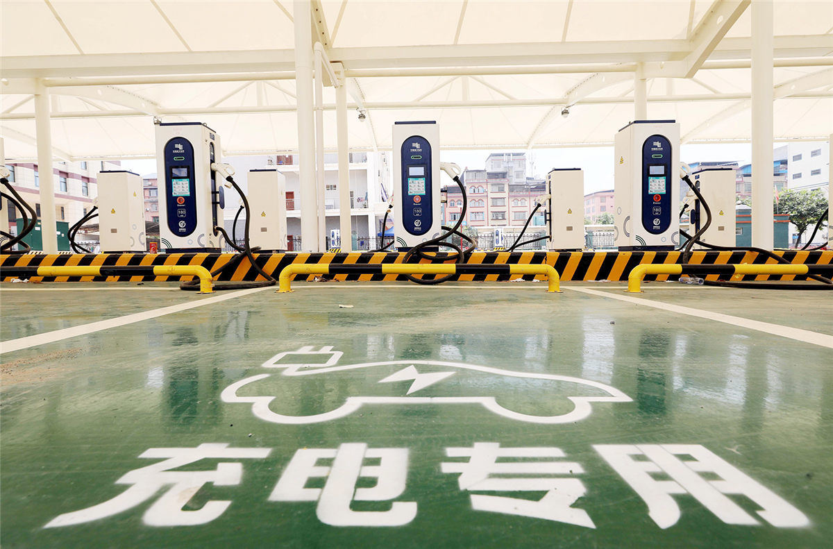 北京等11城啟動(dòng)新能源汽車換電試點(diǎn) 將建超千座換電站